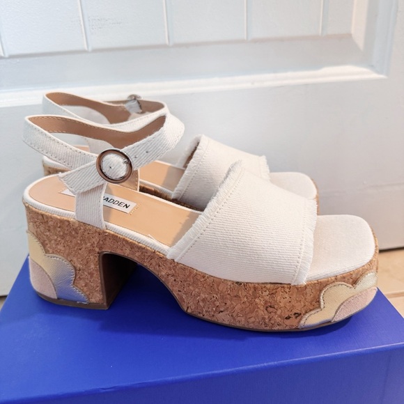 NEW Steve Madden Daysee Frayed Denim Platform Ankle Strap Sandals - Picture 2 of 9